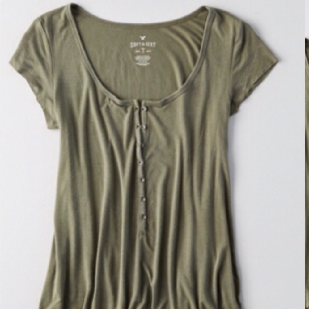 AEO SOFT & SEXY HENLEY T-SHIRT